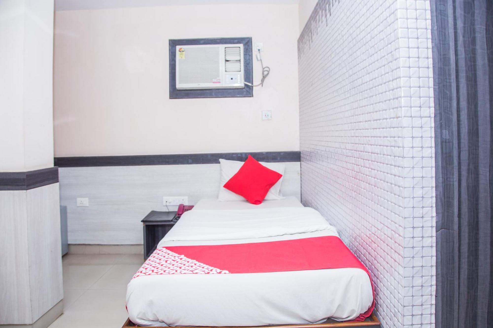 Oyo Hotel Executive Inn Agartala Extérieur photo
