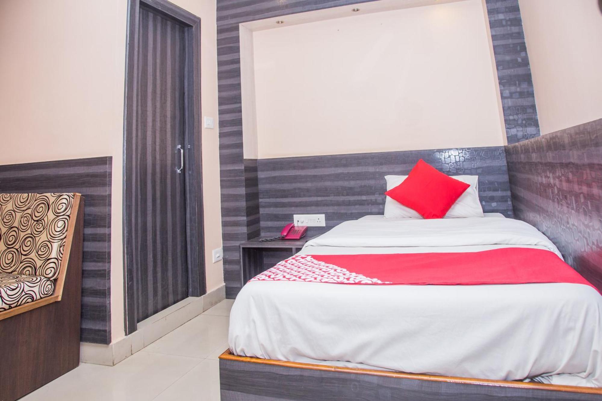Oyo Hotel Executive Inn Agartala Extérieur photo